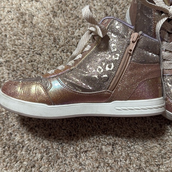 Sketchers Girl's Street Standouts 2.0-Leopard Shine Sneaker in Rose Gold - Picture 7 of 9